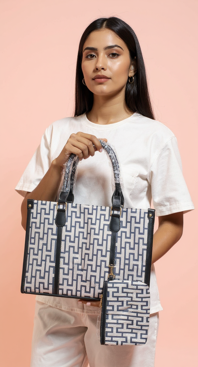 Stylish Tote 🛍️ With Laptop Compartment view 2