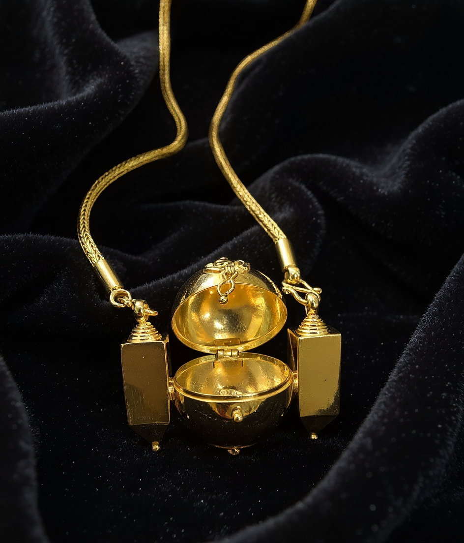 Gold Kardige with Thali Chain view 2