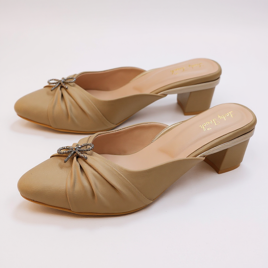 Beige Heeled Slipper