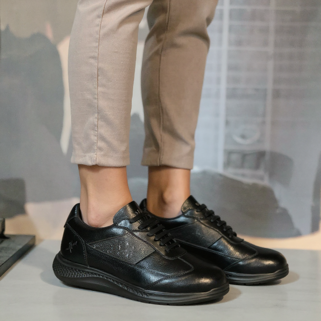 Mens Walking Shoe view 2