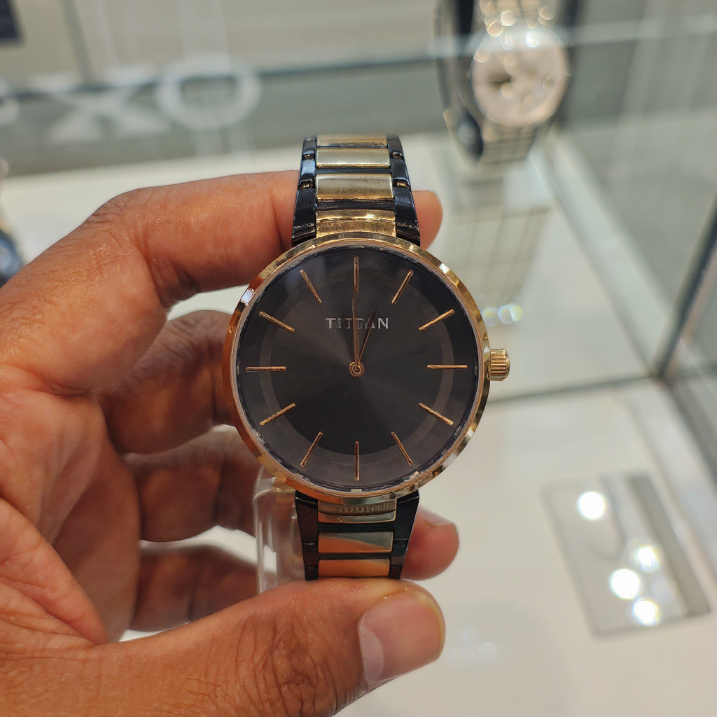 Titan Women Watch NS95183KM02 view 2