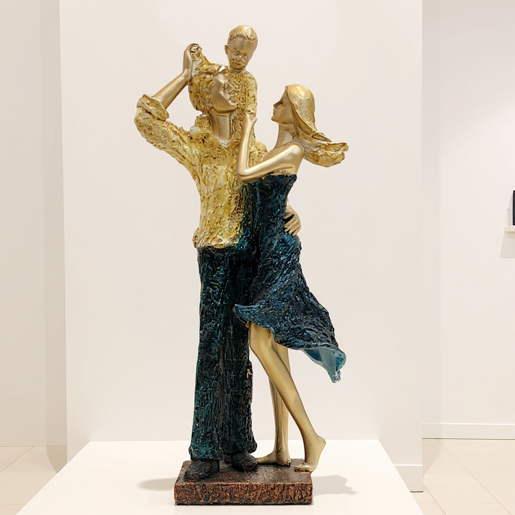 Family Sculpture 17/7"