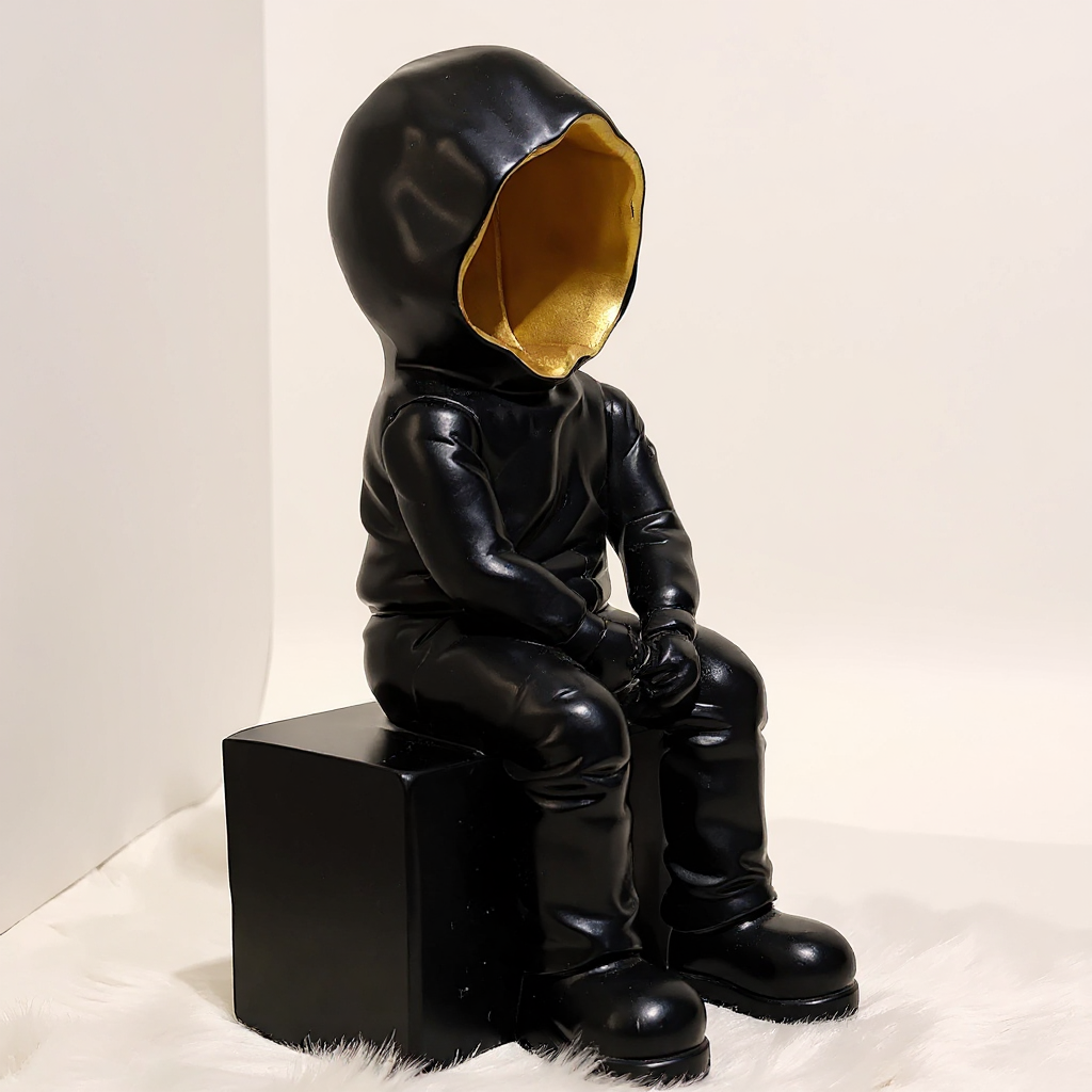 Huddie Art Sculpture 8/4.5" view 2