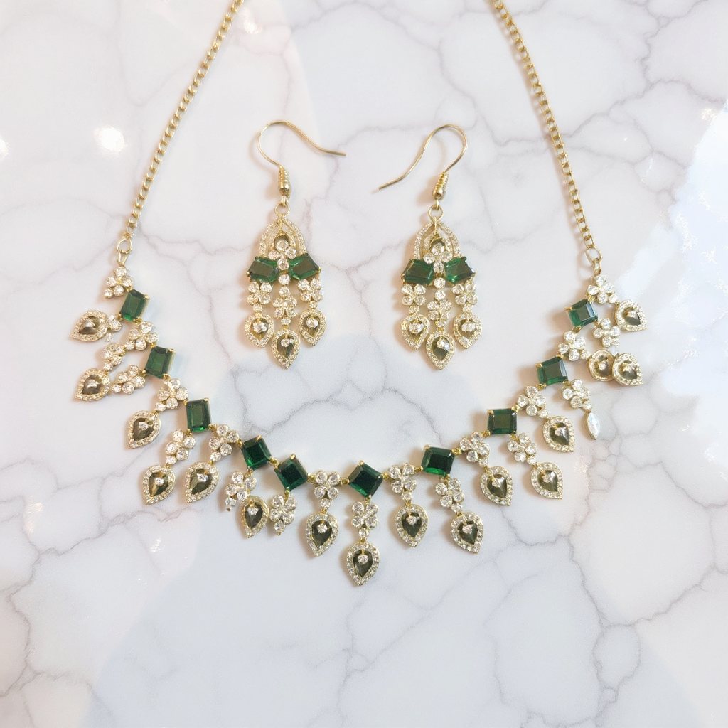 Emerald Crystal Necklace Set view 2