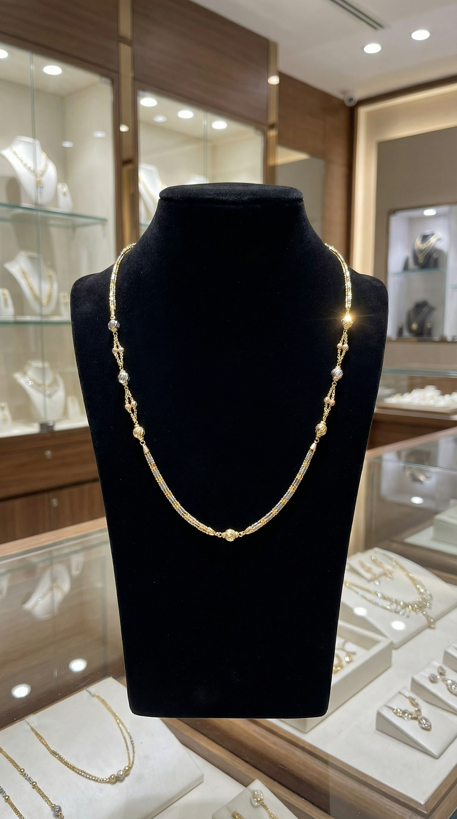 Elegant Gold Necklace