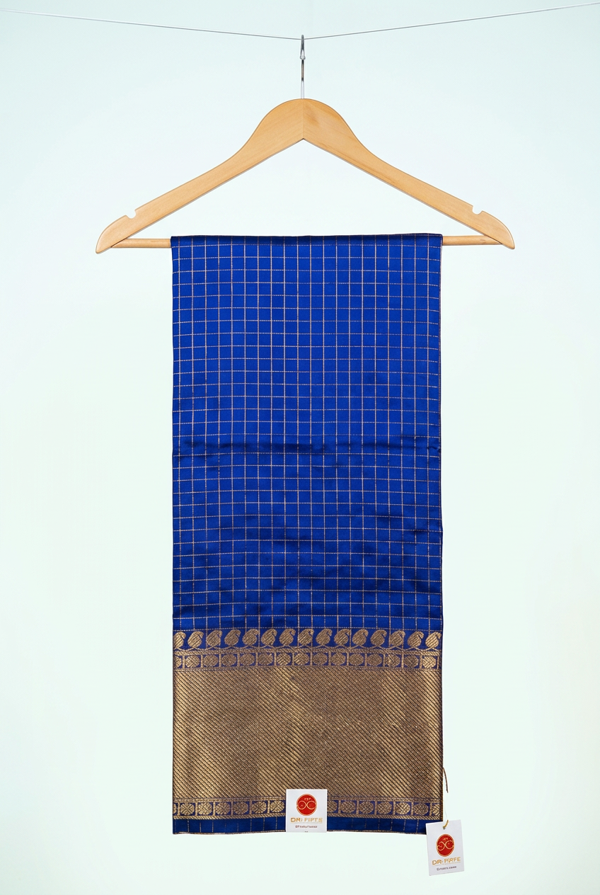 Ethenic Check Saree view 4