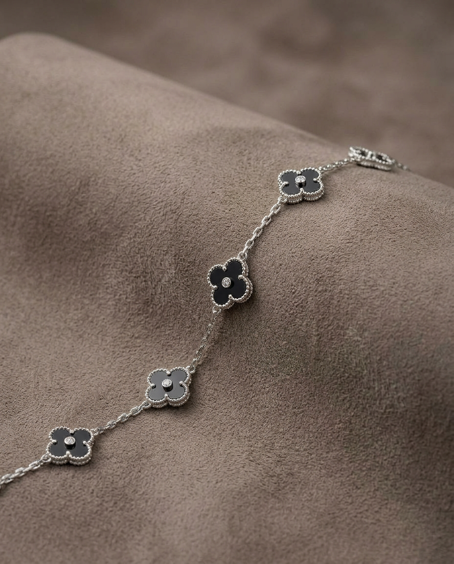 The Noir Clover Beaded Border Silver Station Bracelet
