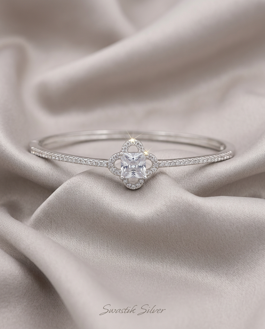 Royal Quatrefoil Princess-Cut CZ Silver Bracelet