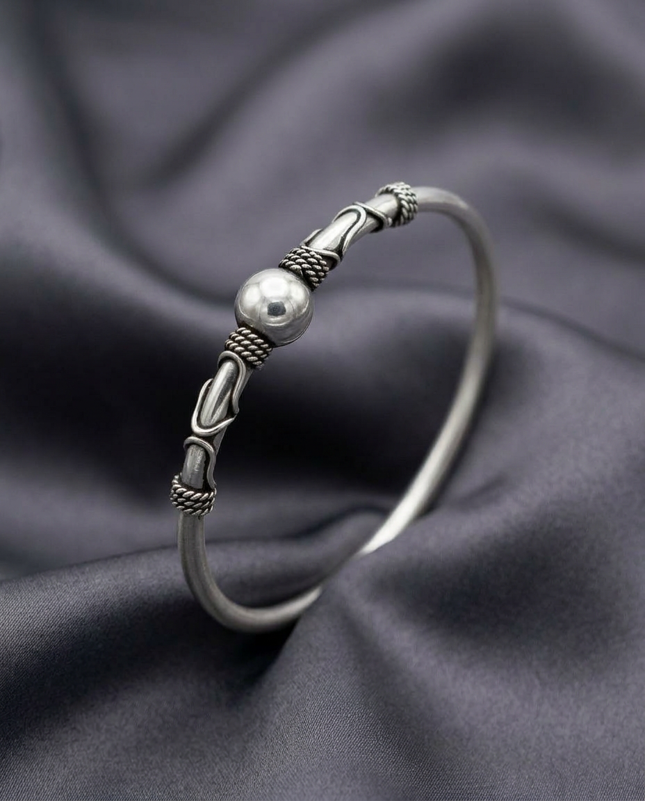 Solitary Orb Handcrafted Silver Openable Kada Bracelet