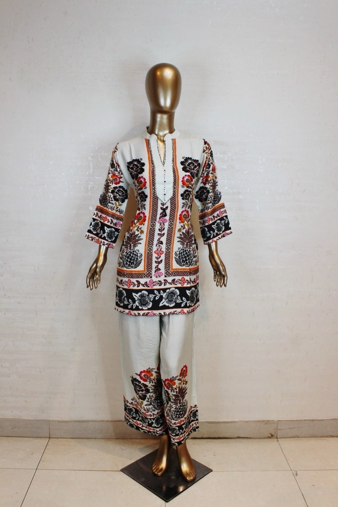 Silk Off white Printed Cordset view 5